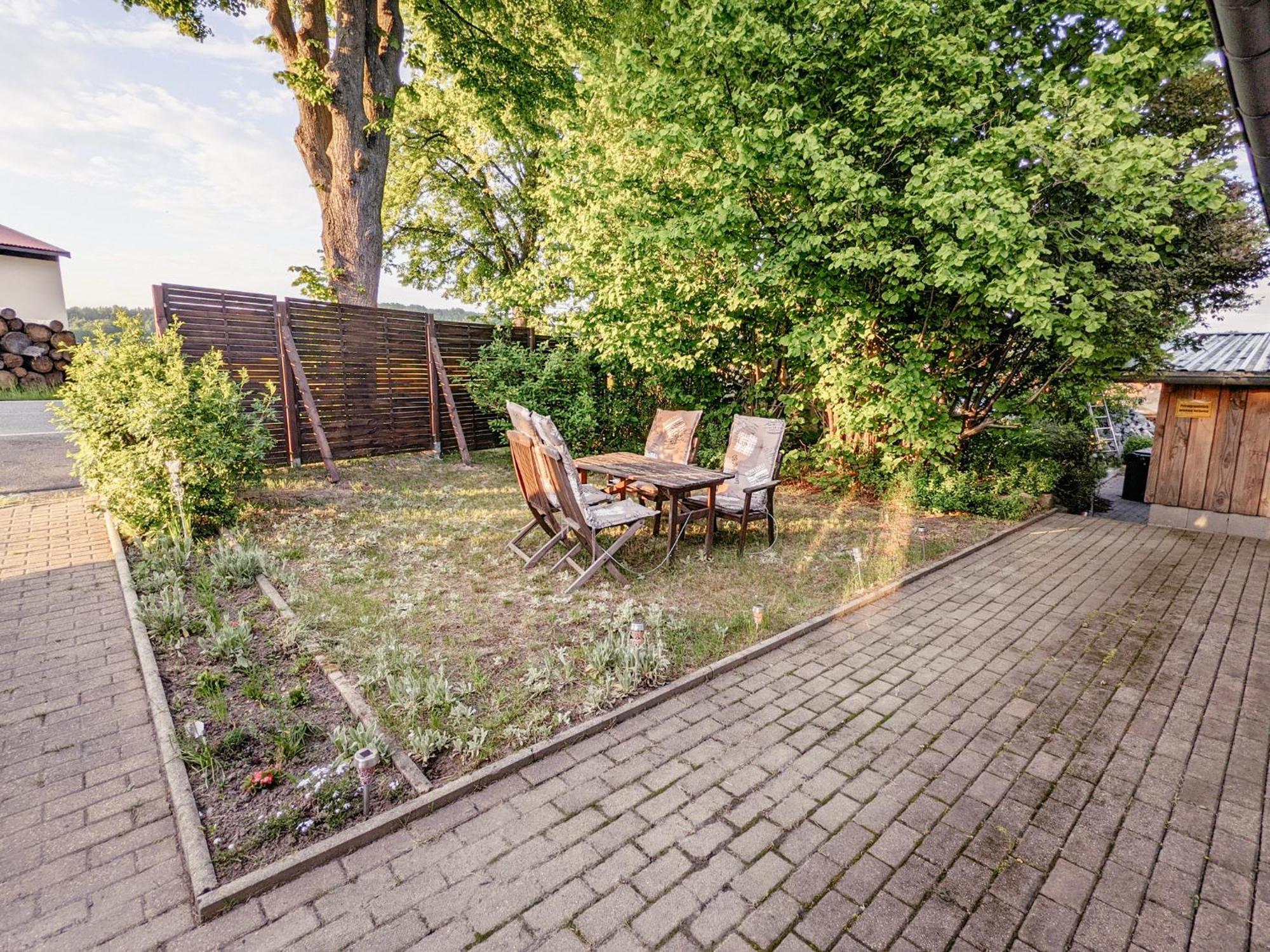 W5 - Urlaubsmagie - Wohnung Mit Grill, Terrasse & Pool Lichtenhain  Exteriör bild